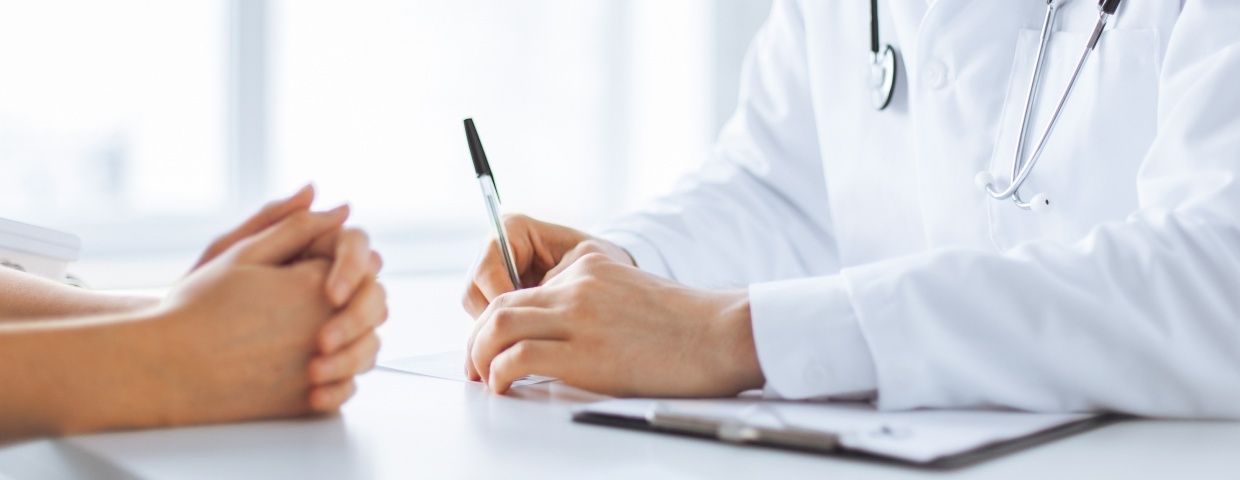 surgeon and patient meeting about postoperative bras surgeon and patient meeting about postoperative bras
